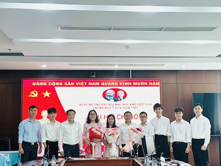 Đại hội Chi bộ Đào tạo và Sinh viên PVU: Định hướng phát triển cho nhiệm kỳ 2025-2027 Đại hội Chi bộ Đào tạo và Sinh viên PVU: Đẩy mạnh công tác nghiên cứu khoa học, đổi mới sáng tạo trong sinh viên
