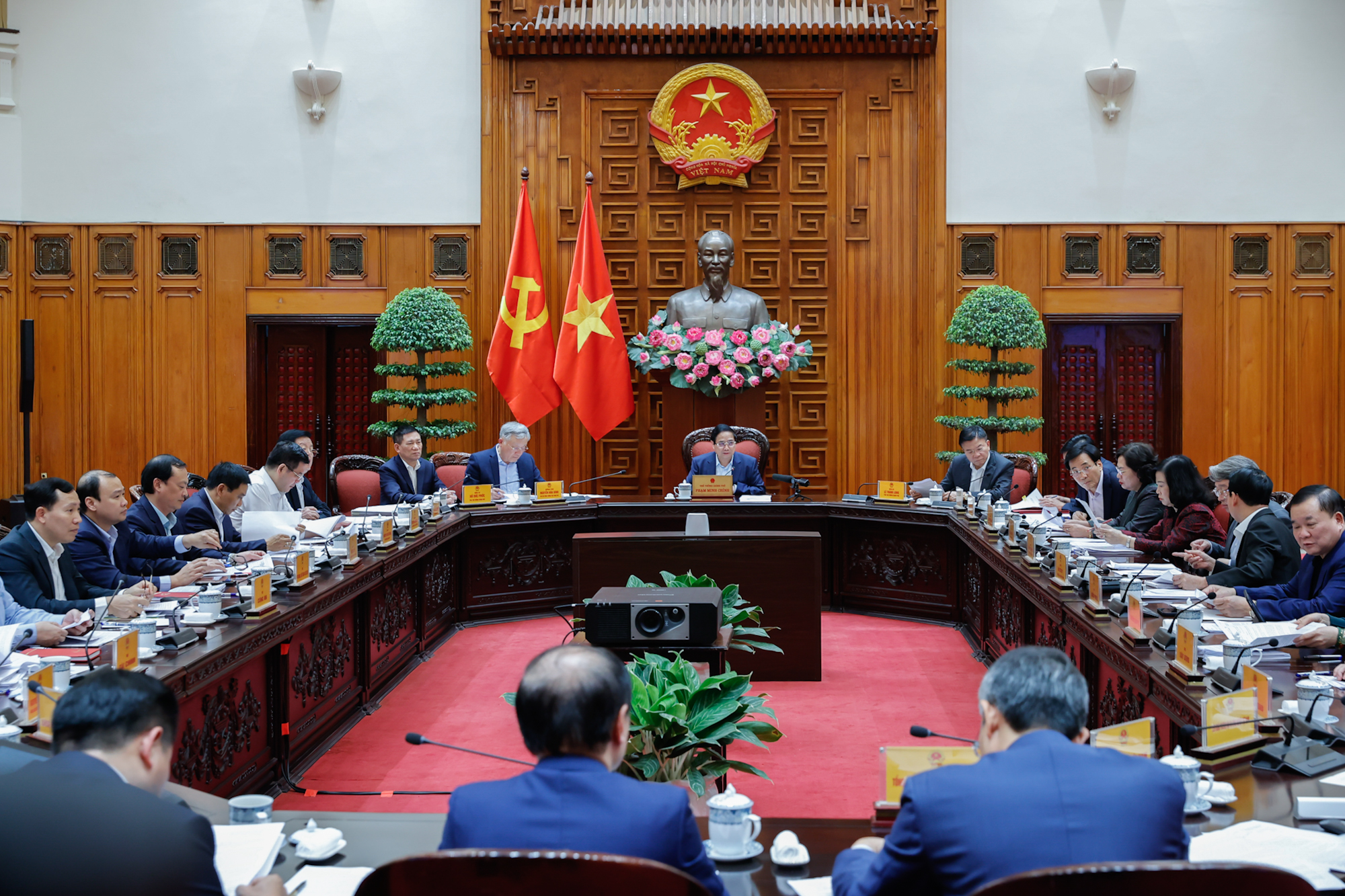 Thủ tướng: Tiếp tục giải quyết các quan tâm của phía Hoa Kỳ bằng biện pháp thuế quan và phi thuế quan- Ảnh 13.