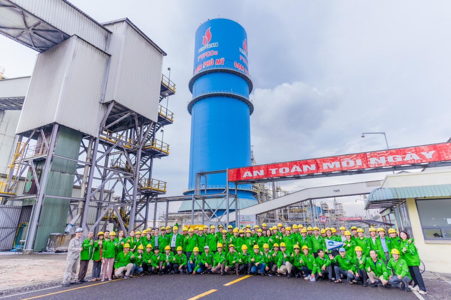 PVFCCo - Phú Mỹ vững bước vượt kế hoạch quý I, tạo đà tăng trưởng năm 2025 PVFCCo Phú Mỹ vững bước vượt kế hoạch quý I, tạo đà tăng trưởng năm 2025