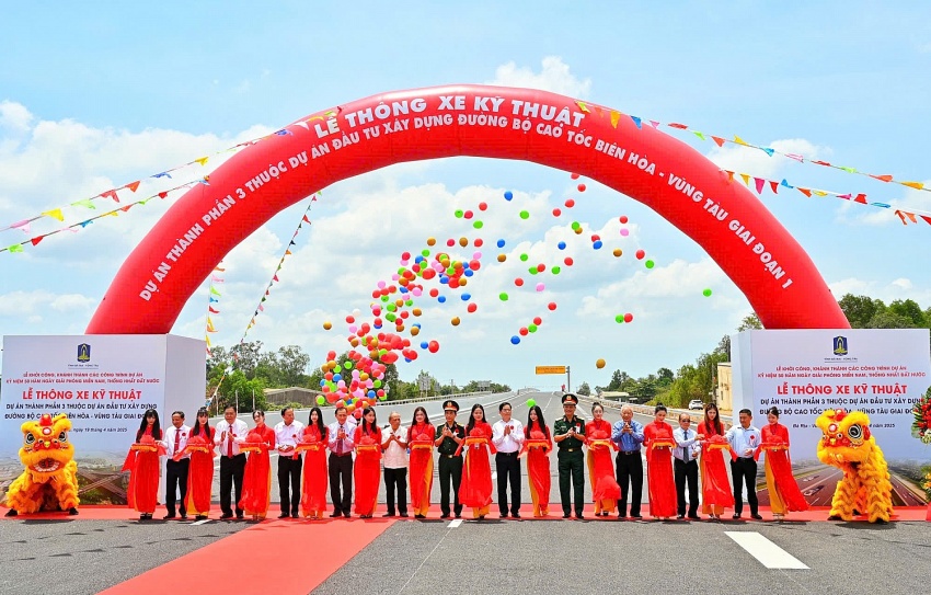 Đột phá hạ tầng - Thúc đẩy phát triển toàn diện