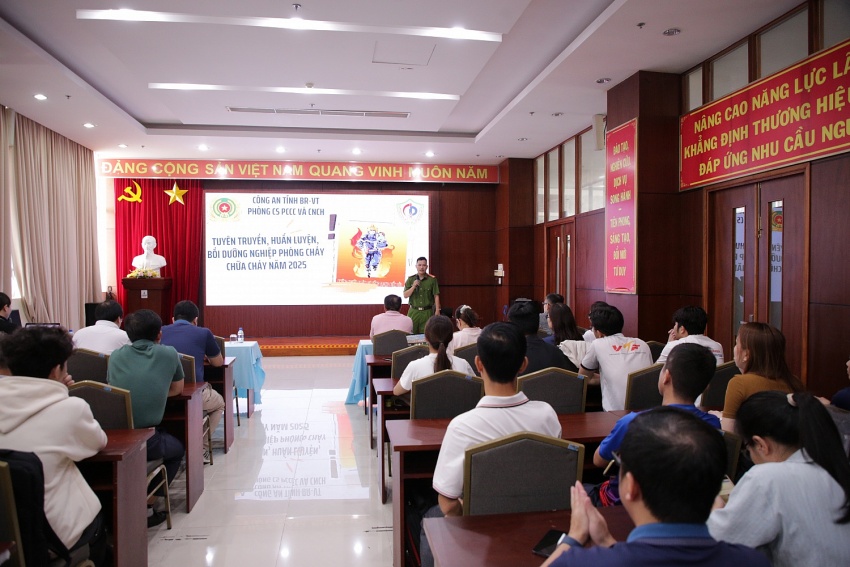PVU tổ chức tập huấn nghiệp vụ PCCC và cứu nạn, cứu hộ hưởng ứng Tháng hành động An toàn, vệ sinh lao động năm 2025 PVU tổ chức tập huấn nghiệp vụ phòng cháy, chữa cháy và cứu nạn, cứu hộ
