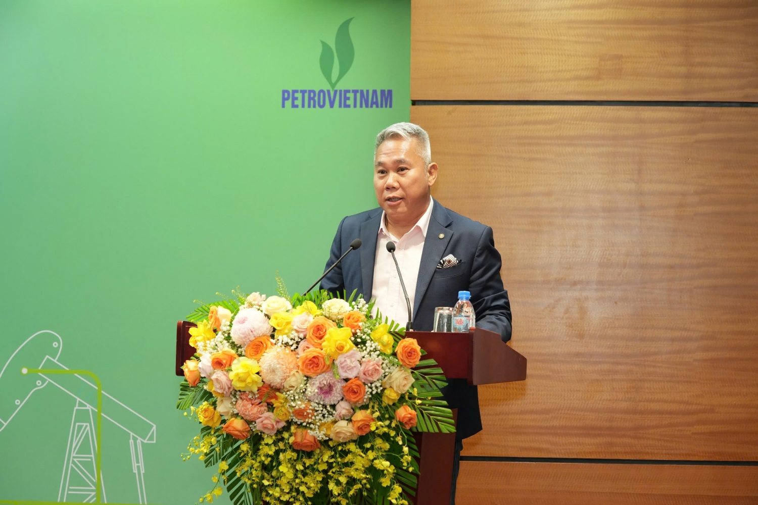 Ông Eric Yeo, Tổng Giám Đốc AWS Việt Nam nhấn mạnh vai trò sống còn của chuyển đổi số trong ngành năng lượng Nâng cao vai trò của công nghệ số trong hành trình thúc đẩy nền công nghiệp - năng lượng xanh