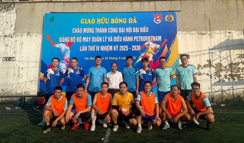 Sôi động Giải giao hữu bóng đá chào mừng thành công Đại hội Đại biểu Đảng bộ BMQL&ĐH Petrovietnam lần thứ IV nhiệm kỳ 2025 - 2030 Sôi động Giải giao hữu bóng đá chào mừng thành công Đại hội Đảng bộ BMQL&ĐH Petrovietnam lần thứ IV