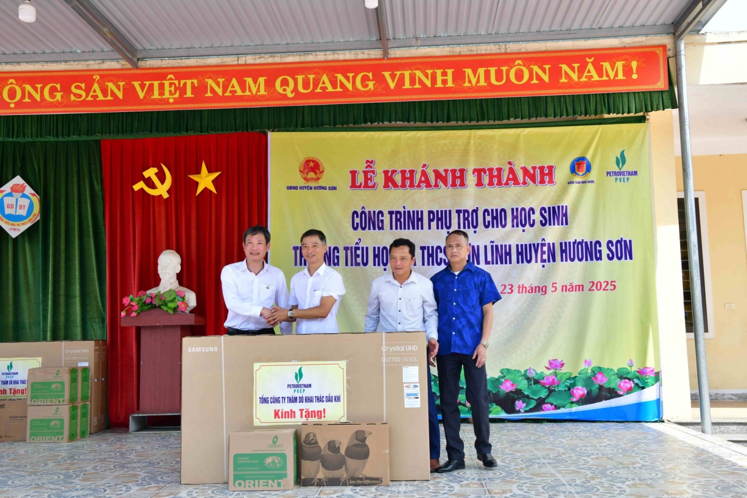 PVEP và hành trình nâng bước thế hệ trẻ vùng khó khăn PVEP và hành trình nâng bước thế hệ trẻ vùng khó khăn