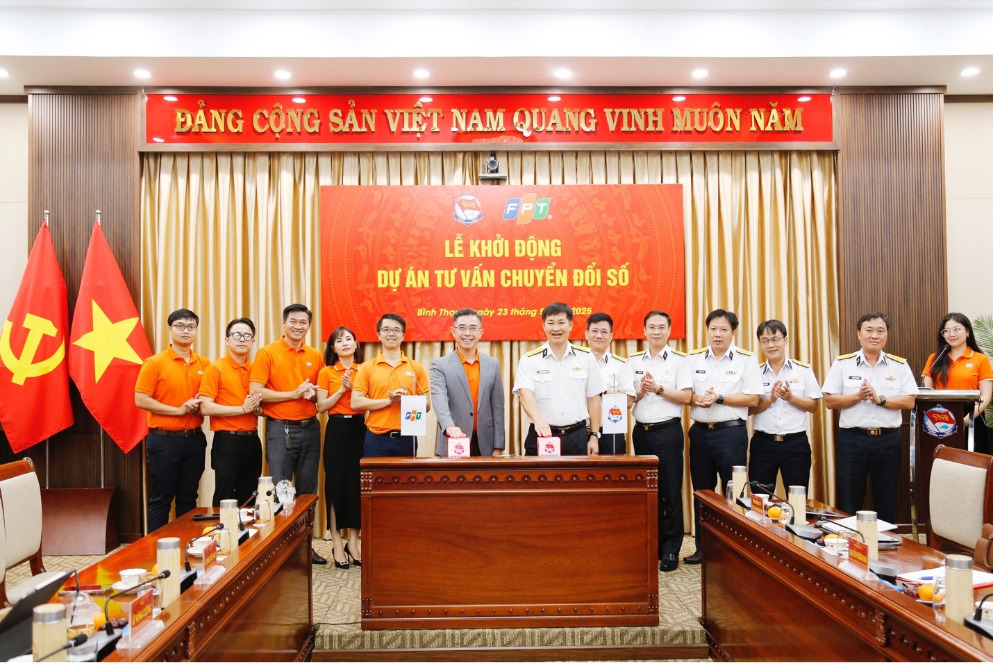 Tăng tốc hiện đại hóa, hướng tới doanh nghiệp cảng biển - logistics thông minh và bền vững
