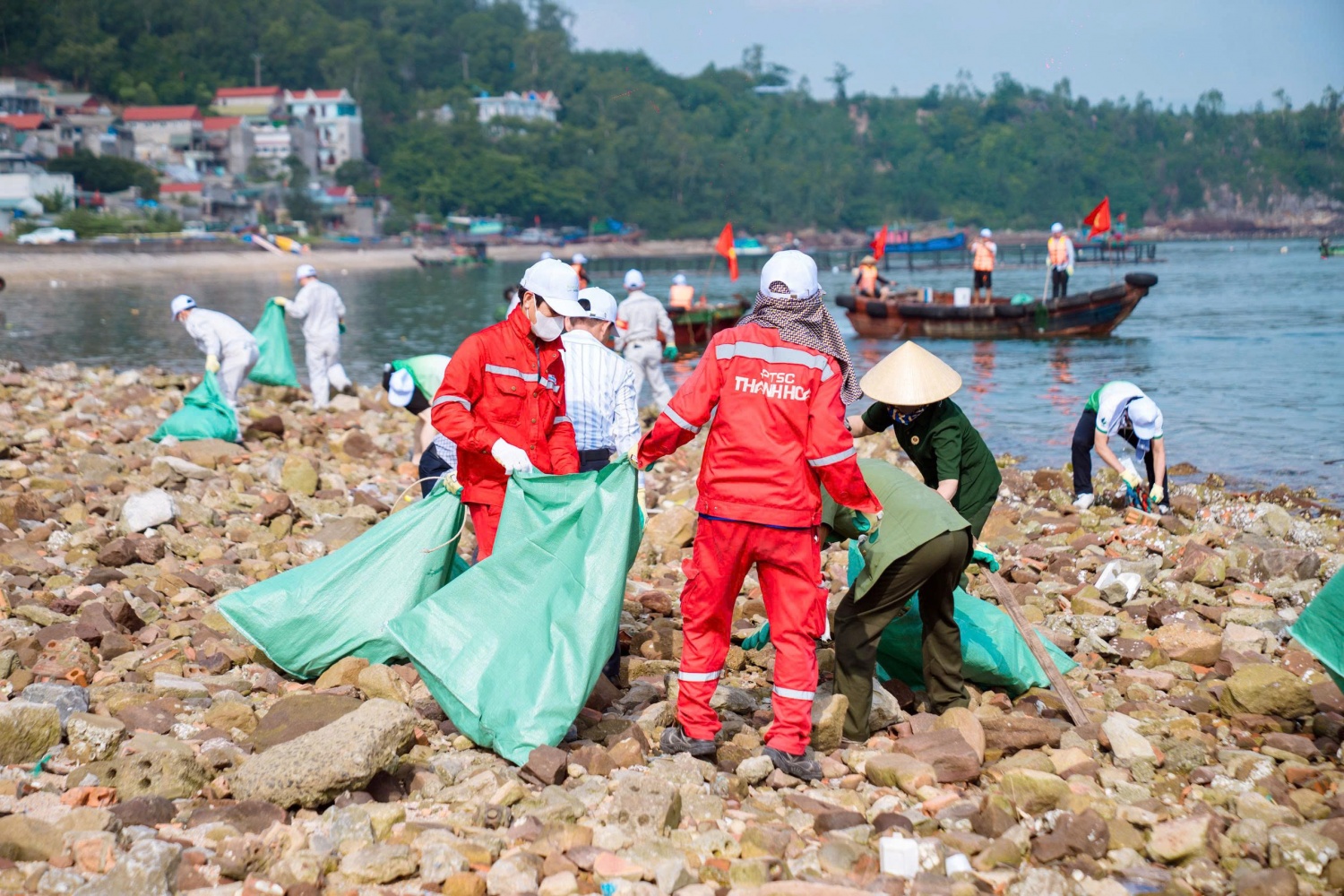 PTSC Thanh Hóa tham gia Chiến dịch Làm sạch biển 2025 – Hưởng ứng sáng kiến “Nghi Sơn xanh” PTSC Thanh Hóa tham gia Chiến dịch Làm sạch biển 2025 - Hưởng ứng sáng kiến “Nghi Sơn Xanh”