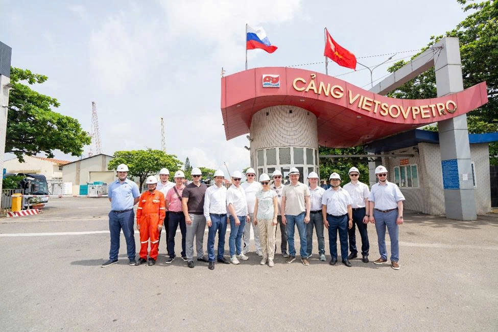 Đoàn cán bộ, chuyên gia Gazprom thăm, tìm hiểu và trao đổi kinh nghiệm tại Vietsovpetro