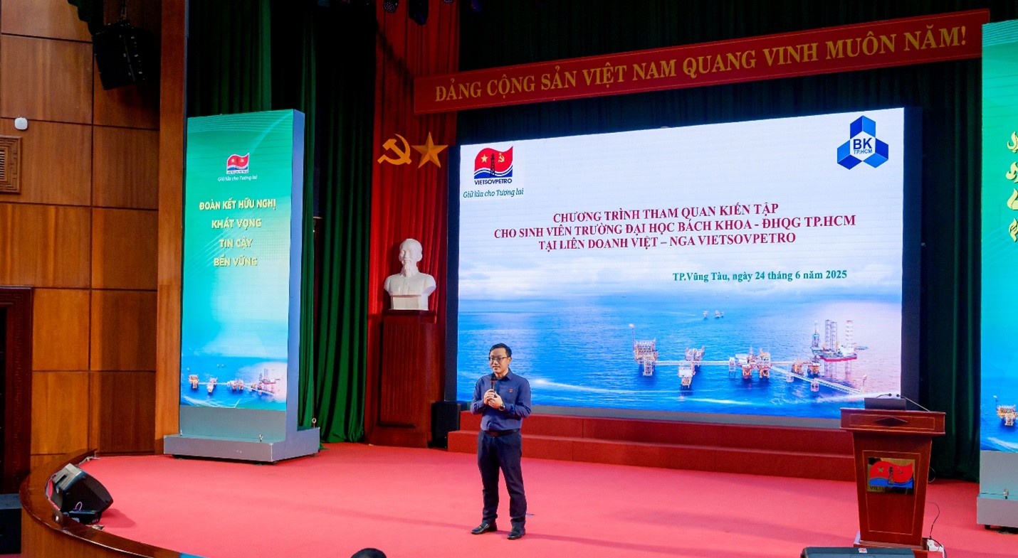 Đoàn sinh viên Trường Đại học Bách khoa - Đại học Quốc gia TP HCM tham quan thực tế tại Vietsovpetro Đoàn sinh viên Trường Đại học Bách khoa - Đại học Quốc gia TP HCM tham quan thực tế tại Vietsovpetro