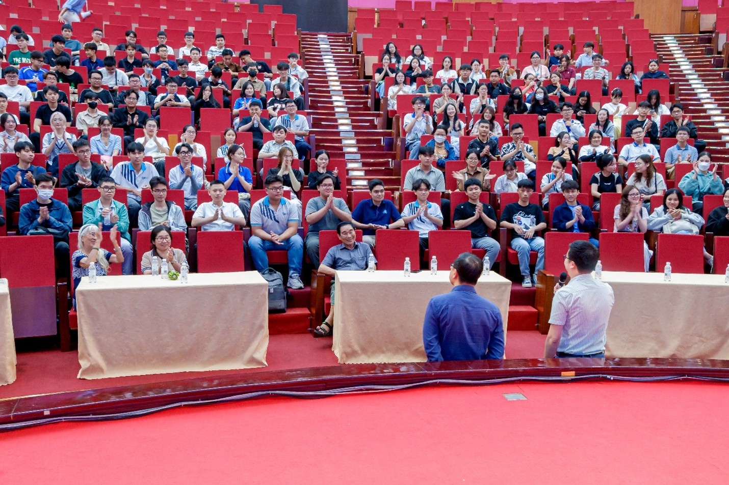 Đoàn sinh viên Trường Đại học Bách khoa - Đại học Quốc gia TP HCM tham quan thực tế tại Vietsovpetro Đoàn sinh viên Trường Đại học Bách khoa - Đại học Quốc gia TP HCM tham quan thực tế tại Vietsovpetro