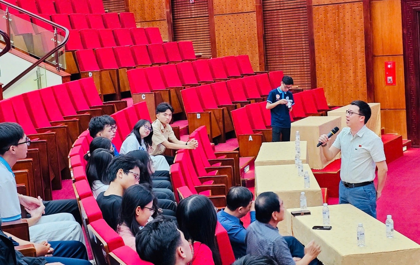 Đoàn sinh viên Trường Đại học Bách khoa - Đại học Quốc gia TP HCM tham quan thực tế tại Vietsovpetro Đoàn sinh viên Trường Đại học Bách khoa - Đại học Quốc gia TP HCM tham quan thực tế tại Vietsovpetro