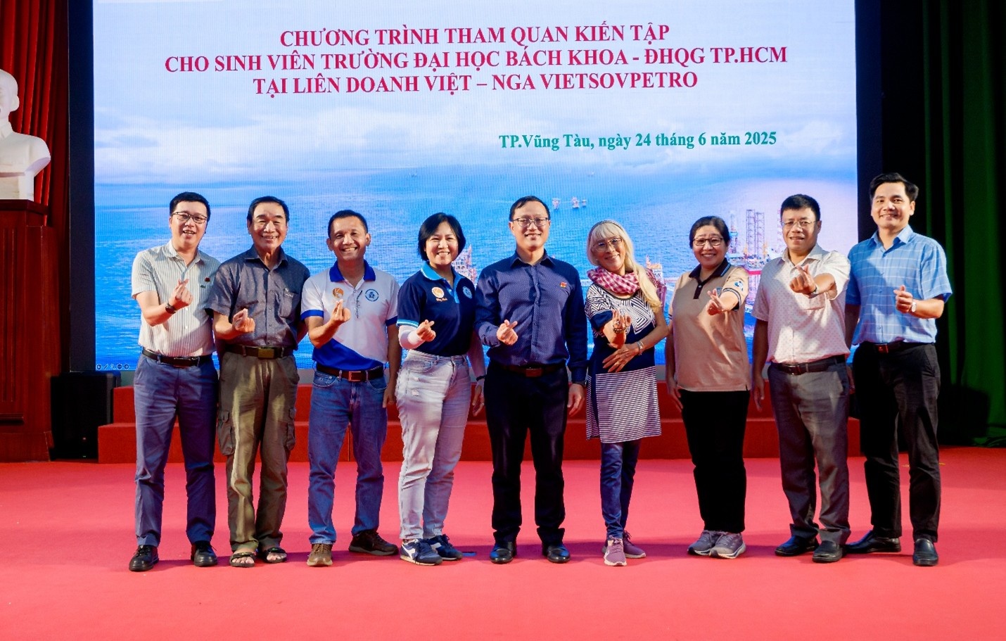 Đoàn sinh viên Trường Đại học Bách khoa - Đại học Quốc gia TP HCM tham quan thực tế tại Vietsovpetro Đoàn sinh viên Trường Đại học Bách khoa - Đại học Quốc gia TP HCM tham quan thực tế tại Vietsovpetro