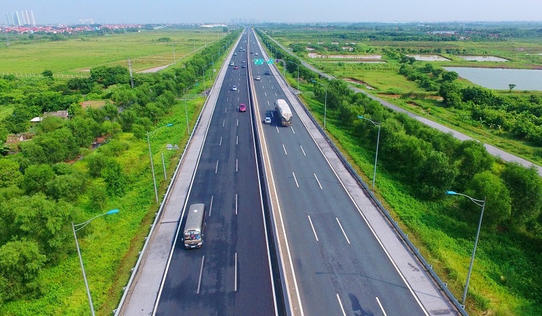 Bộ Xây dựng họp bàn triển khai loạt tuyến cao tốc chiến lược phía Bắc