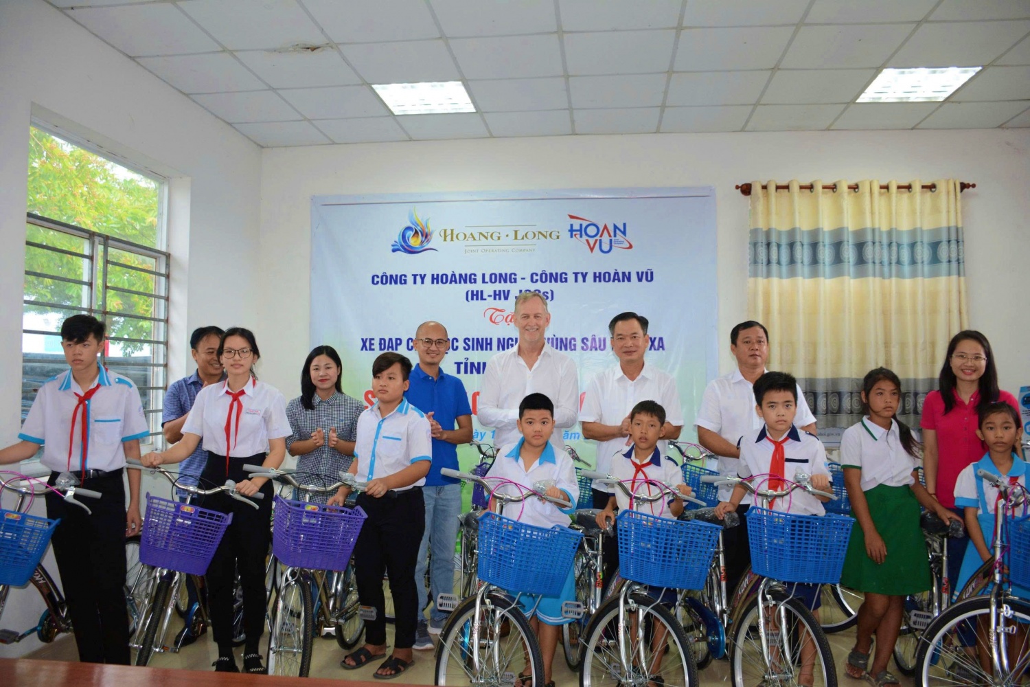HL-HV JOCs tiếp tục triển khai hoạt động trồng cây và an sinh xã hội tại Cà Mau HL-HV JOCs tiếp tục triển khai hoạt động trồng cây và an sinh xã hội tại Cà Mau