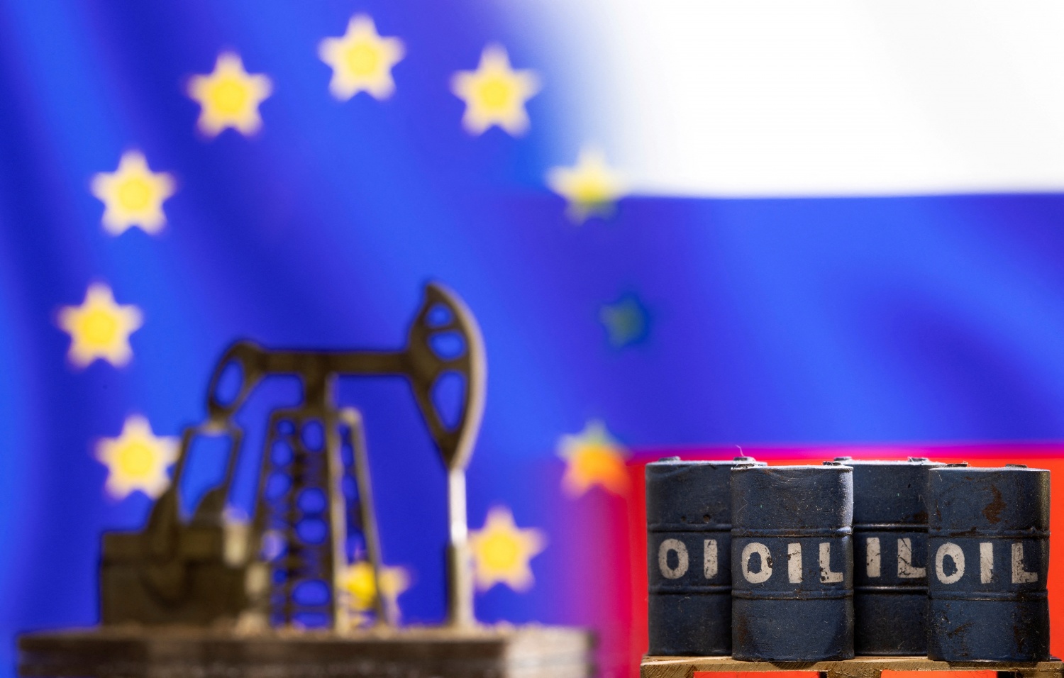Trần giá dầu trong gói trừng phạt mới của EU với Nga thể hiện điều gì?