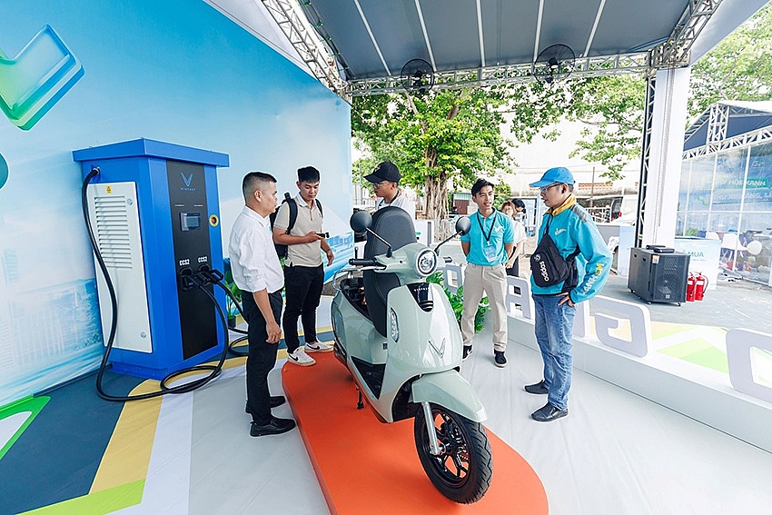 Sự kiện thu xe xăng, lên đời xe xanh tại TP. HCM trở thành ngày hội của giới tài xế dịch vụ Sự kiện thu xe xăng, lên đời xe xanh tại TP HCM trở thành ngày hội của giới tài xế dịch vụ