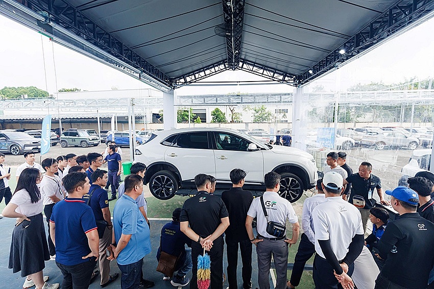 Sự kiện thu xe xăng, lên đời xe xanh tại TP. HCM trở thành ngày hội của giới tài xế dịch vụ Sự kiện thu xe xăng, lên đời xe xanh tại TP HCM trở thành ngày hội của giới tài xế dịch vụ