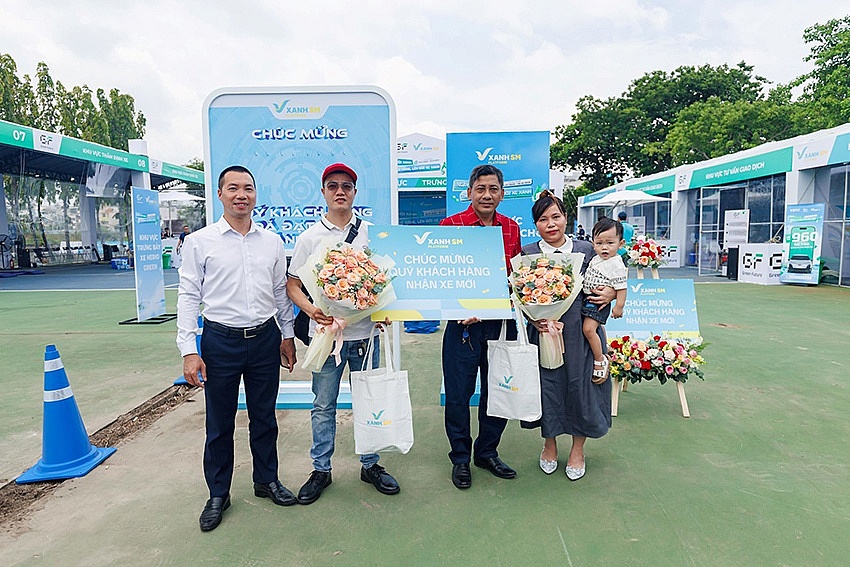 Sự kiện thu xe xăng, lên đời xe xanh tại TP. HCM trở thành ngày hội của giới tài xế dịch vụ Sự kiện thu xe xăng, lên đời xe xanh tại TP HCM trở thành ngày hội của giới tài xế dịch vụ