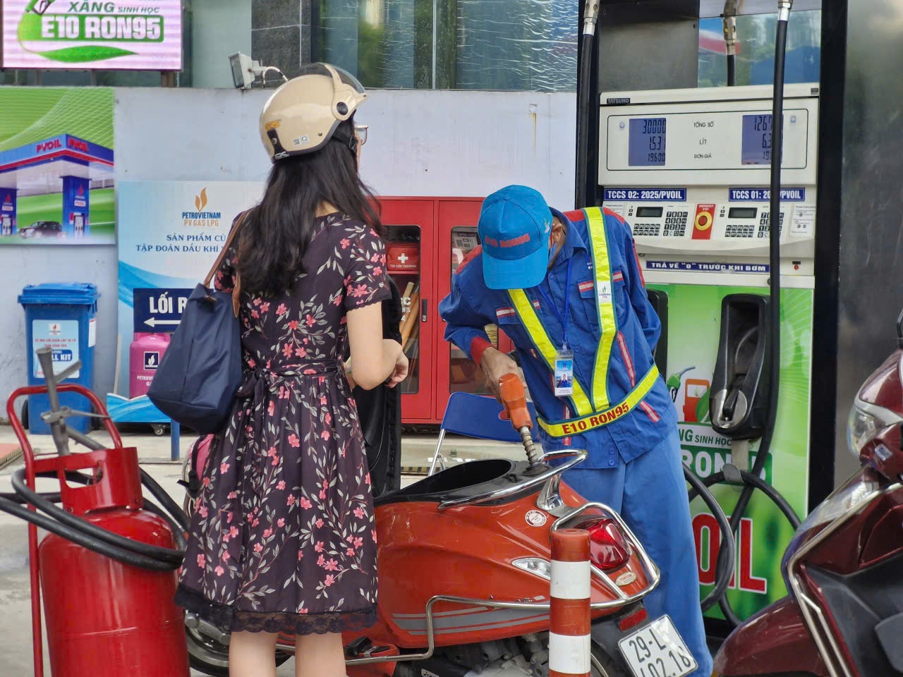 PVOIL tiên phong triển khai kinh doanh xăng sinh học E10 RON95, sẵn sàng cho lộ trình phát triển năng lượng sạch PVOIL tiên phong triển khai kinh doanh xăng sinh học E10 RON95, sẵn sàng cho lộ trình phát triển năng lượng sạch