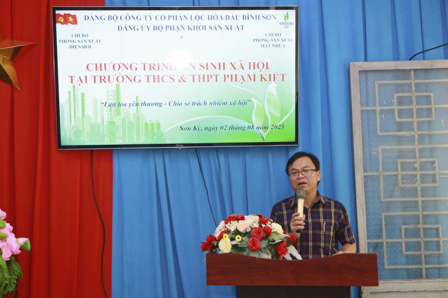 Thầy Nguyễn Văn Binh – Bí thư Chi bộ, Hiệu trưởng Trường THCS&THPT Phạm Kiệt dành lời cảm ơn đến các CBCNV thuộc BSR đã hỗ trợ cho công tác dạy, học của thầy cô giáo và các em học sinh. Thầy Nguyễn Văn Binh – Bí thư Chi bộ, Hiệu trưởng Trường THCS&THPT Phạm Kiệt dành lời cảm ơn đến các CBCNV thuộc BSR đã hỗ trợ cho công tác dạy, học của thầy cô giáo và các em học sinh.