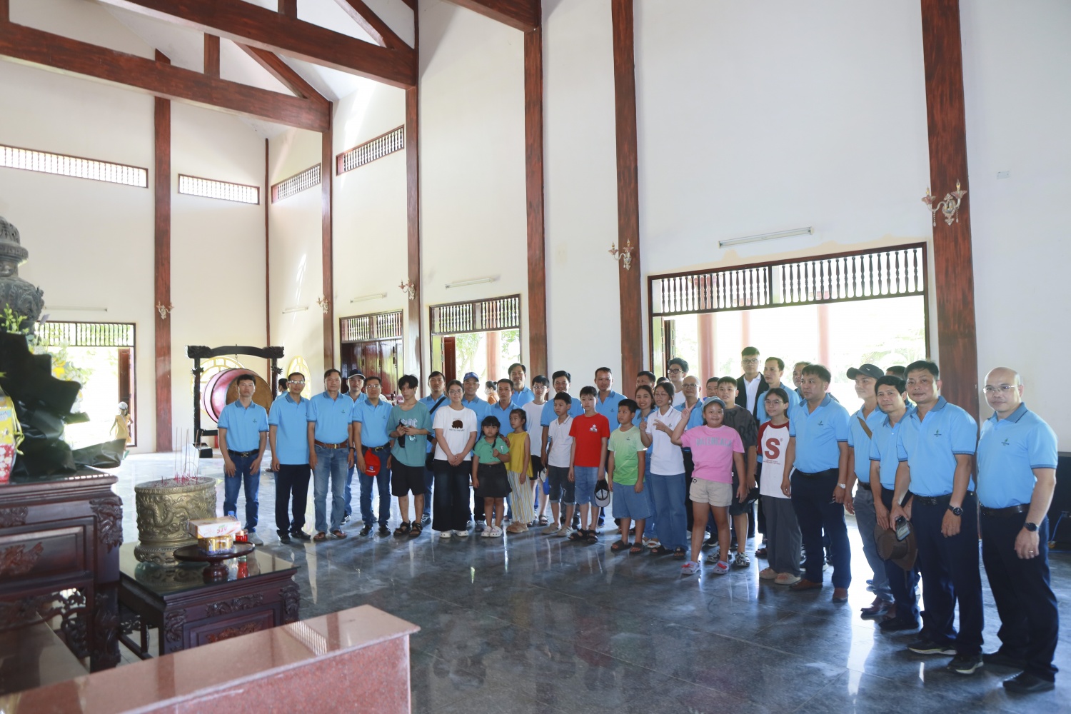 Những “người thợ lọc dầu” BSR lan tỏa yêu thương - Thắp sáng ước mơ của học trò vùng cao Quảng Ngãi Những “người thợ lọc dầu” BSR lan tỏa yêu thương - Thắp sáng ước mơ của học trò vùng cao Quảng Ngãi