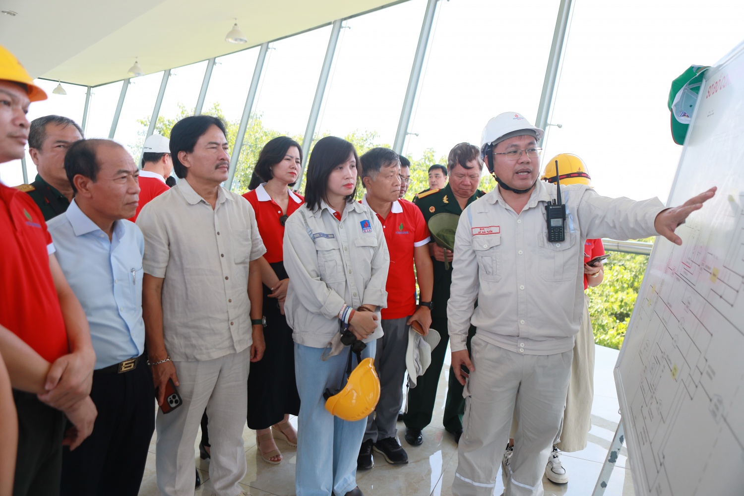 Lan tỏa nghĩa tình Petrovietnam trong hành trình về nguồn tại Quảng Ngãi Lan tỏa nghĩa tình Petrovietnam trong hành trình về nguồn tại Quảng Ngãi