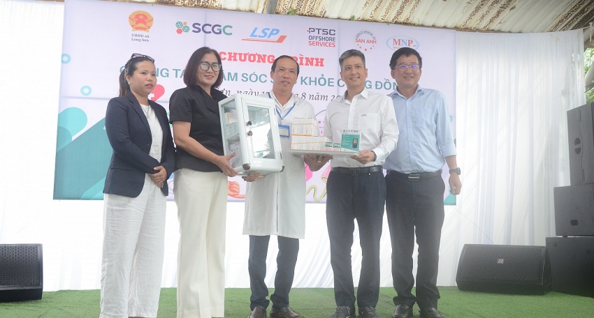 LSP khởi động chương trình “Chung tay chăm sóc sức khỏe cộng đồng” lần thứ 11 tại xã đảo Long Sơn Khởi động chương trình “Chung tay chăm sóc sức khỏe cộng đồng” lần thứ 11 tại xã đảo Long Sơn