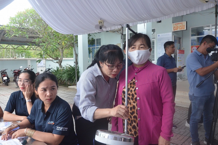 LSP khởi động chương trình “Chung tay chăm sóc sức khỏe cộng đồng” lần thứ 11 tại xã đảo Long Sơn Khởi động chương trình “Chung tay chăm sóc sức khỏe cộng đồng” lần thứ 11 tại xã đảo Long Sơn