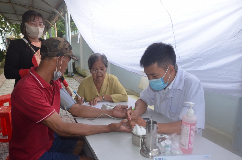 LSP khởi động chương trình “Chung tay chăm sóc sức khỏe cộng đồng” lần thứ 11 tại xã đảo Long Sơn Khởi động chương trình “Chung tay chăm sóc sức khỏe cộng đồng” lần thứ 11 tại xã đảo Long Sơn