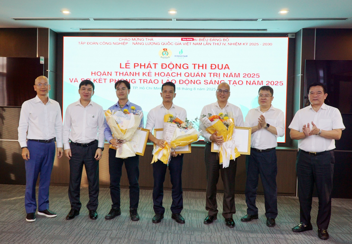 PVEP phát động thi đua hoàn thành kế hoạch quản trị năm 2025 và sơ kết phong trào lao động sáng tạo PVEP phát động thi đua hoàn thành kế hoạch quản trị năm 2025 và sơ kết phong trào lao động sáng tạo