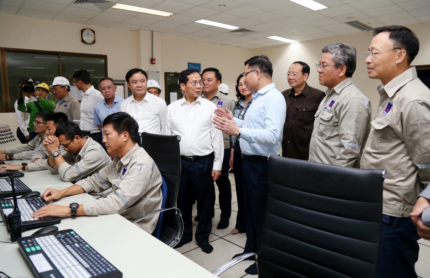 Phó Thủ tướng Bùi Thanh Sơn thăm Nhà máy Đạm Phú Mỹ Phó Thủ tướng Bùi Thanh Sơn thăm Nhà máy Đạm Phú Mỹ