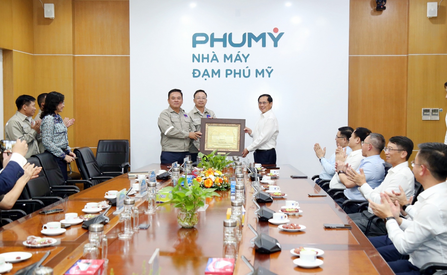 Phó Thủ tướng Bùi Thanh Sơn thăm Nhà máy Đạm Phú Mỹ Phó Thủ tướng Bùi Thanh Sơn thăm Nhà máy Đạm Phú Mỹ