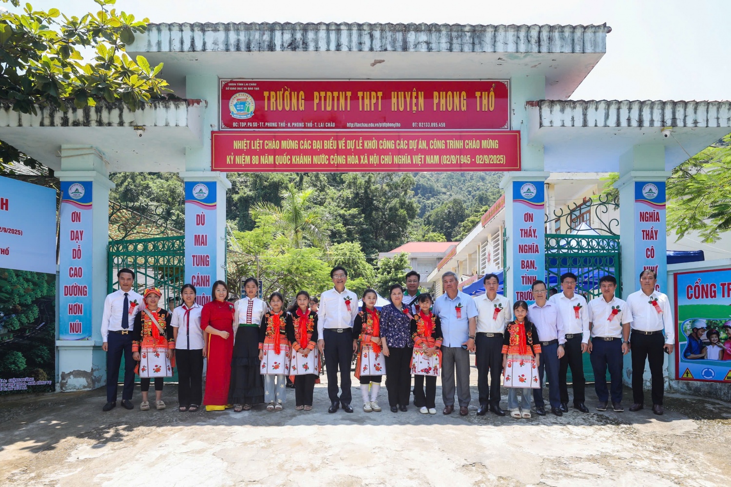 [Chùm ảnh] Petrovietnam đồng hành xây dựng Trường phổ thông Dân tộc nội trú TH & THCS Phong Thổ, tỉnh Lai Châu