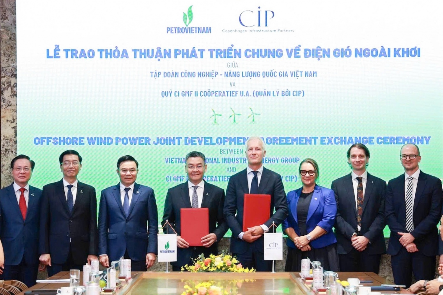 Petrovietnam và CIP rao thỏa thuận phát triển chung về điện gió ngoài khơi vào ngày 22/8/2025 Petrovietnam và CIP rao thỏa thuận phát triển chung về điện gió ngoài khơi vào ngày 22/8/2025