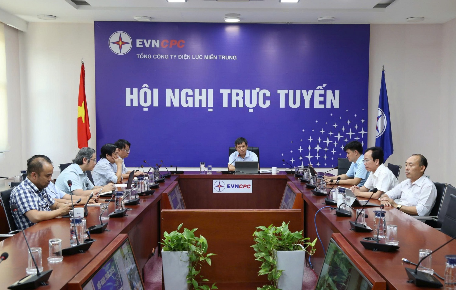 Ngành điện khẩn trương ứng phó bão Kajiki, bảo đảm vận hành an toàn hệ thống điện quốc gia Ngành điện khẩn trương ứng phó bão Kajiki, bảo đảm vận hành an toàn hệ thống điện quốc gia