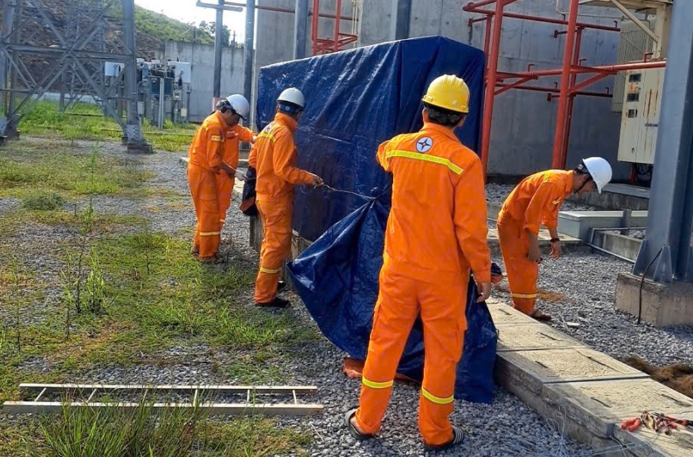 Ngành điện khẩn trương ứng phó bão Kajiki, bảo đảm vận hành an toàn hệ thống điện quốc gia Ngành điện khẩn trương ứng phó bão Kajiki, bảo đảm vận hành an toàn hệ thống điện quốc gia