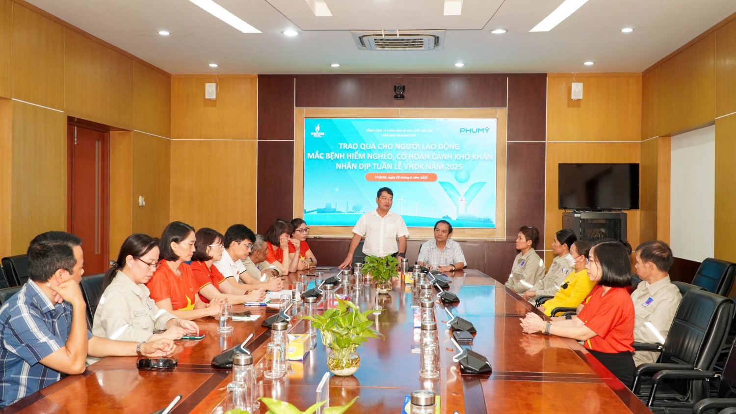 Công đoàn Phú Mỹ tiếp thêm nghị lực cho người lao động vượt khó