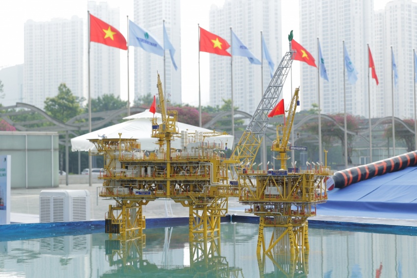 PTSC attends Science and Technology Exhibition on the occasion of the 50th anniversary of Petrovietnam