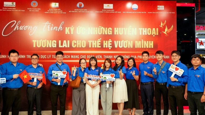 Tuổi trẻ BMQL&ĐH Petrovietnam: Sáng tạo - Tiên phong - Chuyên nghiệp - Trách nhiệm, sẵn sàng cho chặng đường mới Tuổi trẻ BMQL&ĐH Petrovietnam: Sáng tạo - Tiên phong - Chuyên nghiệp - Trách nhiệm, sẵn sàng cho chặng đường mới