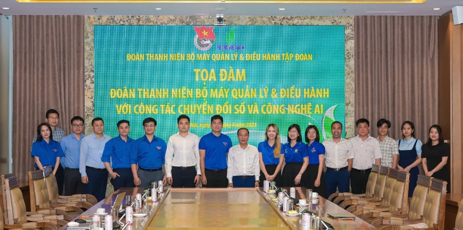 Tuổi trẻ BMQL&ĐH Petrovietnam: Sáng tạo - Tiên phong - Chuyên nghiệp - Trách nhiệm, sẵn sàng cho chặng đường mới Tuổi trẻ BMQL&ĐH Petrovietnam: Sáng tạo - Tiên phong - Chuyên nghiệp - Trách nhiệm, sẵn sàng cho chặng đường mới