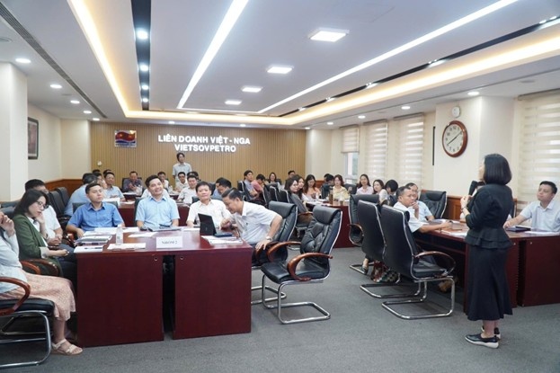 Vietsovpetro tổ chức khóa đào tạo “Kỹ năng xây dựng và triển khai kế hoạch đào tạo hiệu quả” Vietsovpetro tổ chức khóa đào tạo “Kỹ năng xây dựng và triển khai kế hoạch đào tạo hiệu quả”