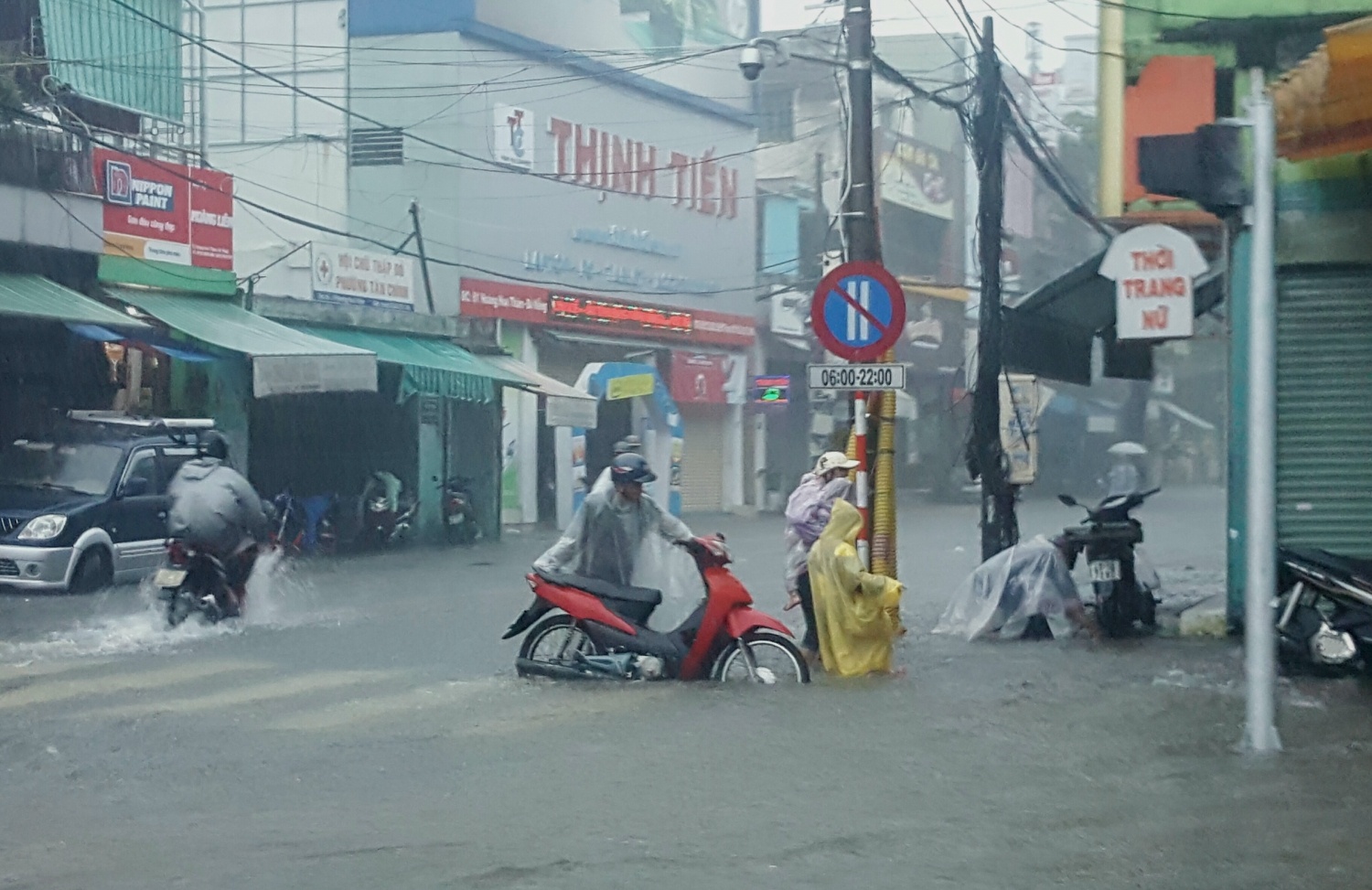Mưa lớn do ảnh hưởng của bão số 10, khu vực trung tâm TP Đà Nẵng có nguy cơ ngập úng.