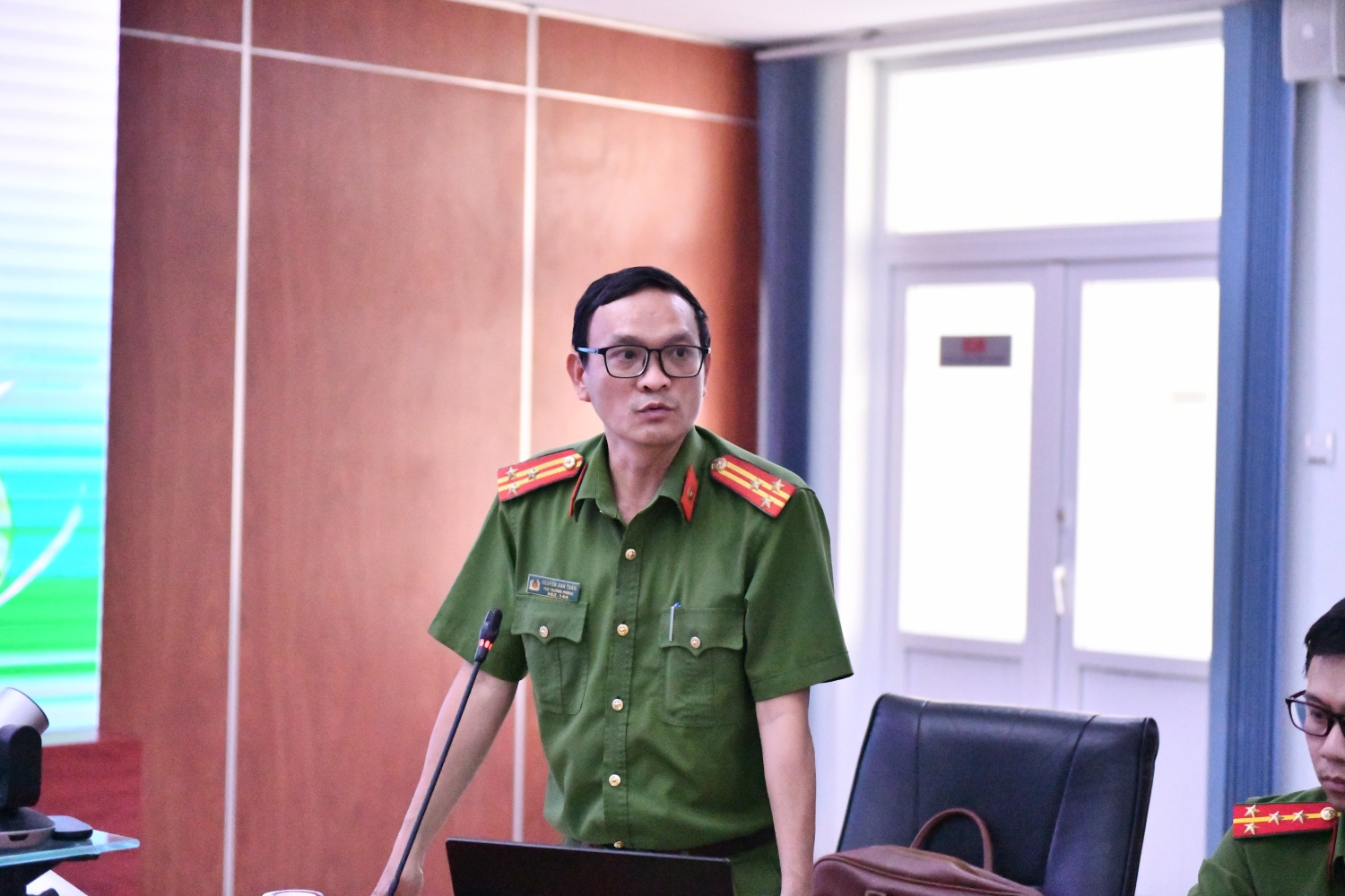 Cán bộ Công an tỉnh Quảng Ngãi phổ biến những nội dung thay đổi quan trọng của Luật PCCC số 55/2024/QH15 và văn bản hướng dẫn thi hành luật. Cán bộ Công an tỉnh Quảng Ngãi phổ biến những nội dung thay đổi quan trọng của Luật PCCC số 55/2024/QH15 và văn bản hướng dẫn thi hành luật.