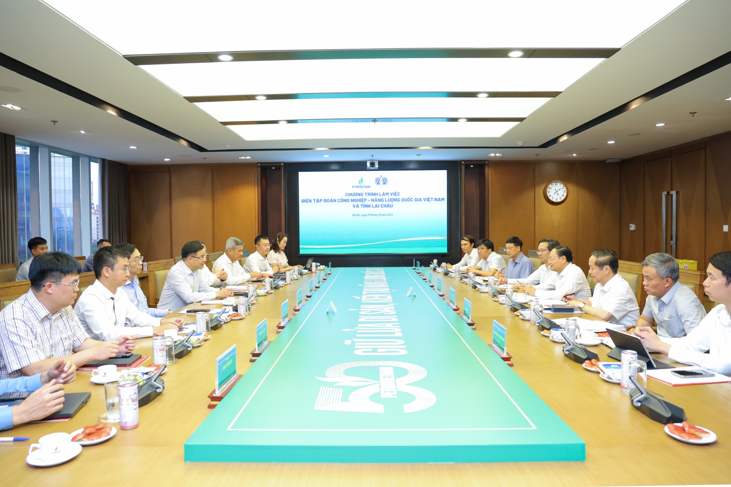 Petrovietnam tăng cường hỗ trợ tỉnh Lai Châu phát triển kinh tế - xã hội Petrovietnam tăng cường hỗ trợ tỉnh Lai Châu phát triển kinh tế - xã hội