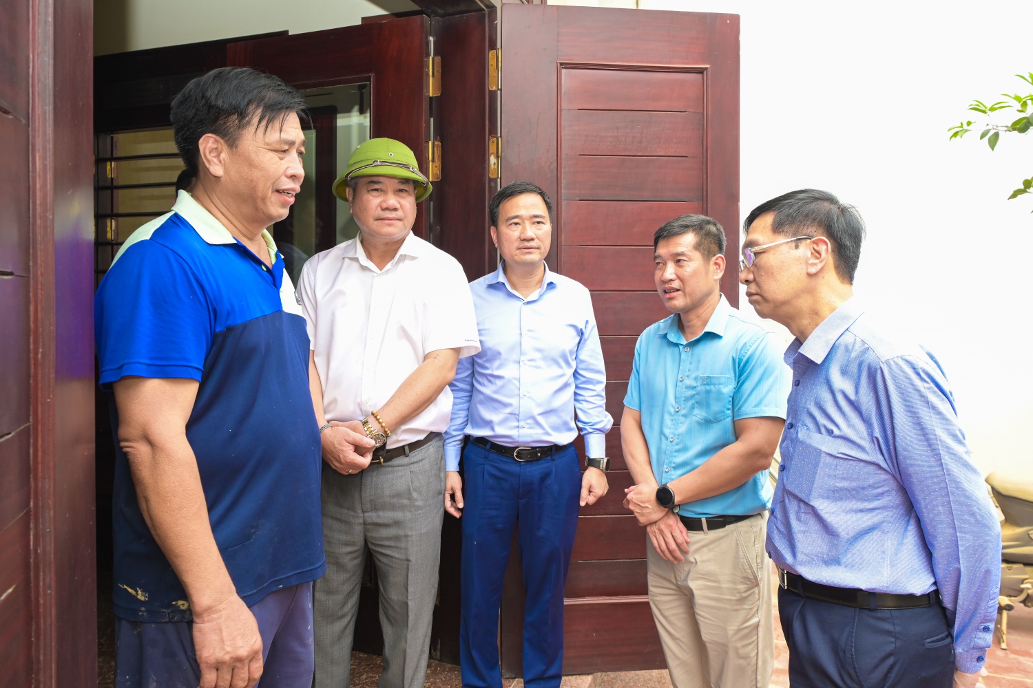 [Chùm ảnh] Petrovietnam hỗ trợ tỉnh Thái Nguyên khắc phục hậu quả của cơn bão số 11