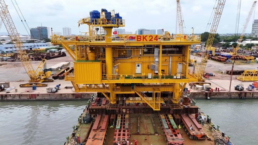 Vietsovpetro đón dòng dầu thương mai từ giàn BK-24, vượt kế hoạch gần 2 tháng Vietsovpetro đón dòng dầu thương mại đầu tiên từ giàn BK-24, vượt kế hoạch hơn 2 tháng