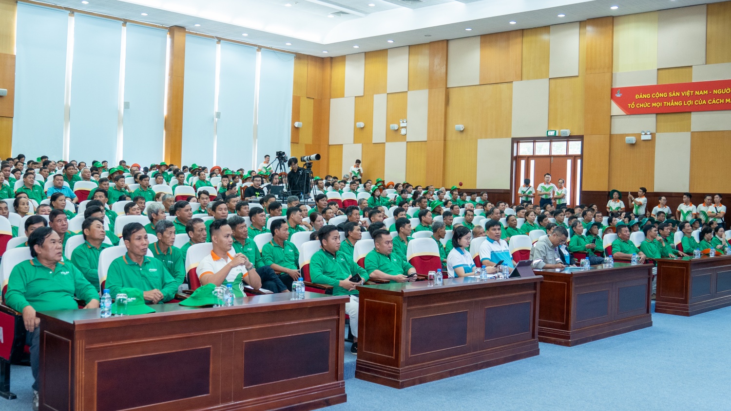 NPK Phú Mỹ: Triệu tấn kết nối – Cho mùa bội thu Hơn 400 nông dân miền Tây giao lưu, chúc mừng cột mốc 1 triệu tấn NPK Phú Mỹ
