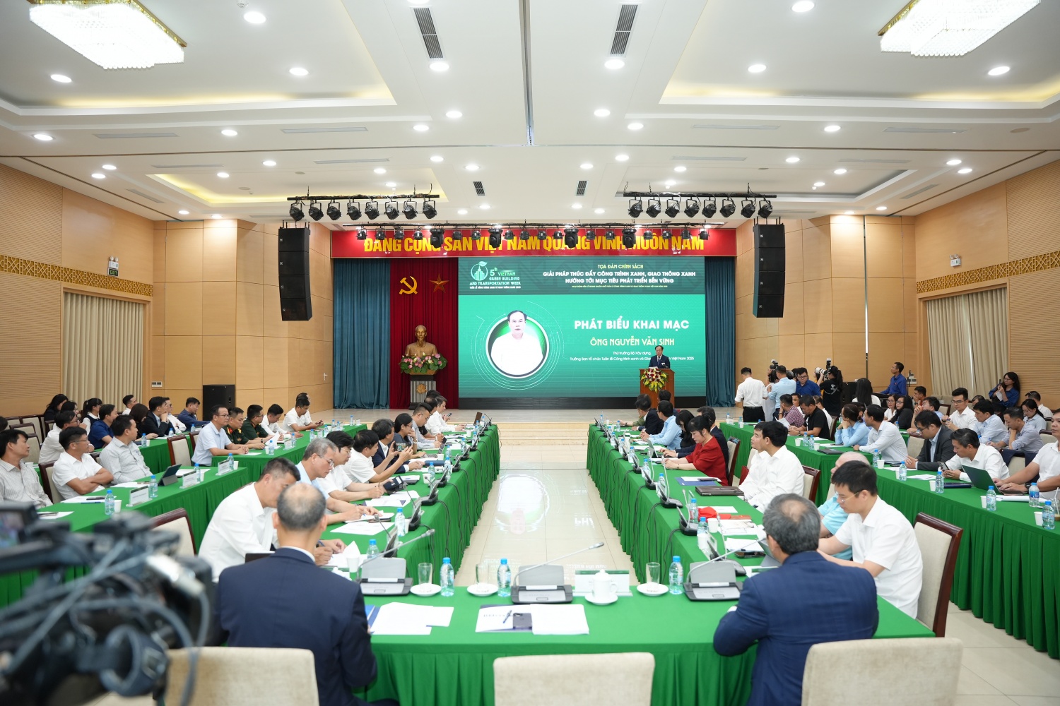 Chuyển đổi năng lượng trong giao thông: Đến năm 2030, nhiên liệu sinh học và điện sẽ chiếm ưu thế Chuyển đổi năng lượng trong giao thông: Đến năm 2030, nhiên liệu sinh học và điện sẽ chiếm ưu thế