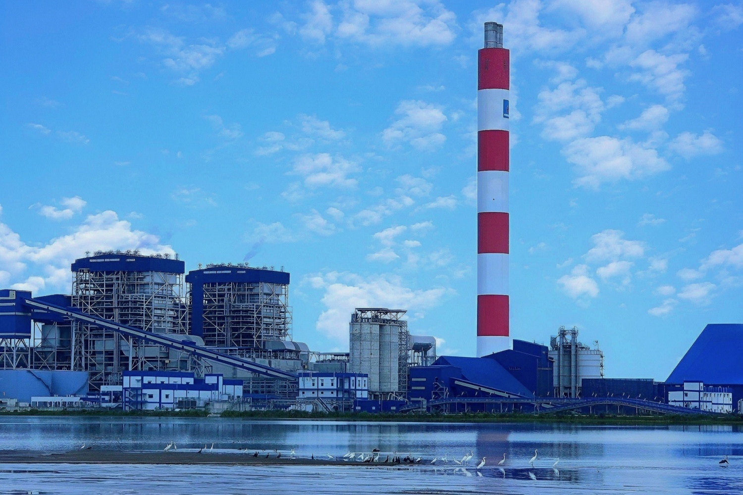 Petrovietnam và điểm sáng từ những dự án, công trình quốc gia Petrovietnam và điểm sáng từ những dự án, công trình quốc gia