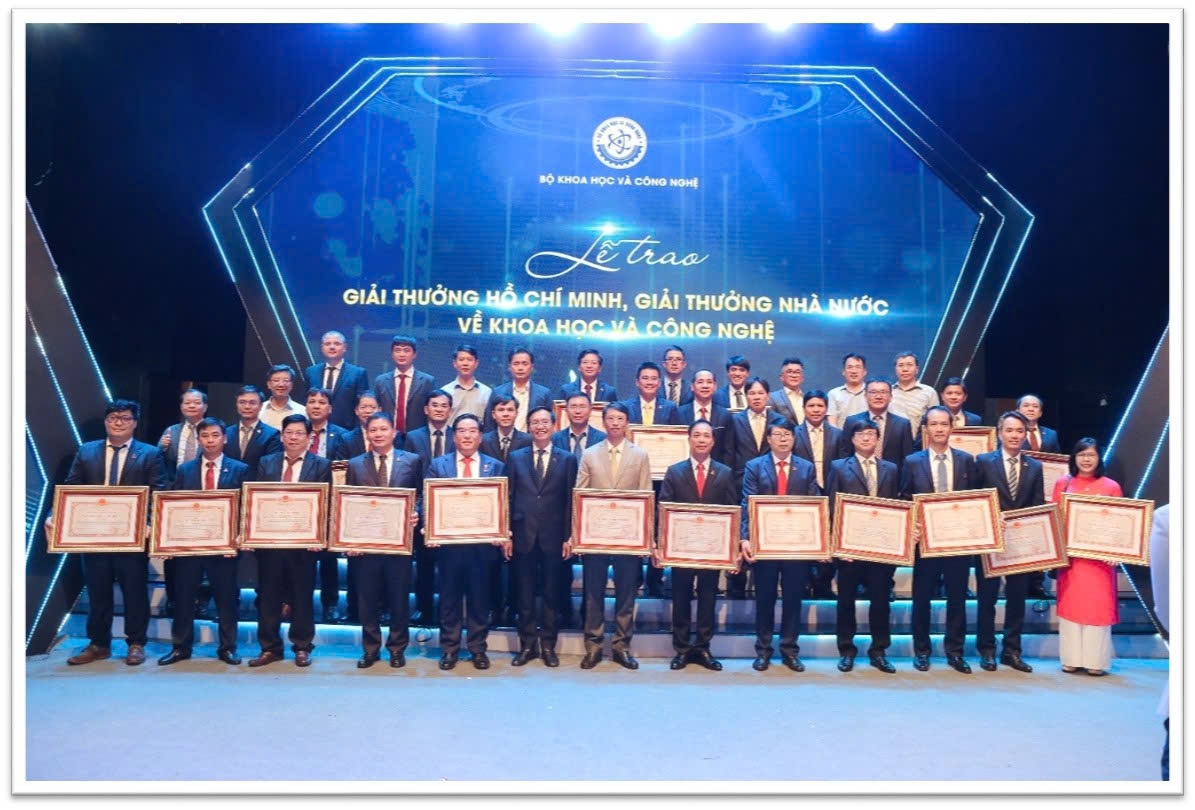 Vận dụng tư tưởng Hồ Chí Minh trong phát triển khoa học công nghệ, đổi mới sáng tạo, tối ưu hiệu quả sản xuất kinh doanh tại Đảng bộ Vietsovpetro Vận dụng tư tưởng Hồ Chí Minh trong phát triển khoa học công nghệ, đổi mới sáng tạo, tối ưu hiệu quả sản xuất kinh doanh tại Đảng bộ Vietsovpetro