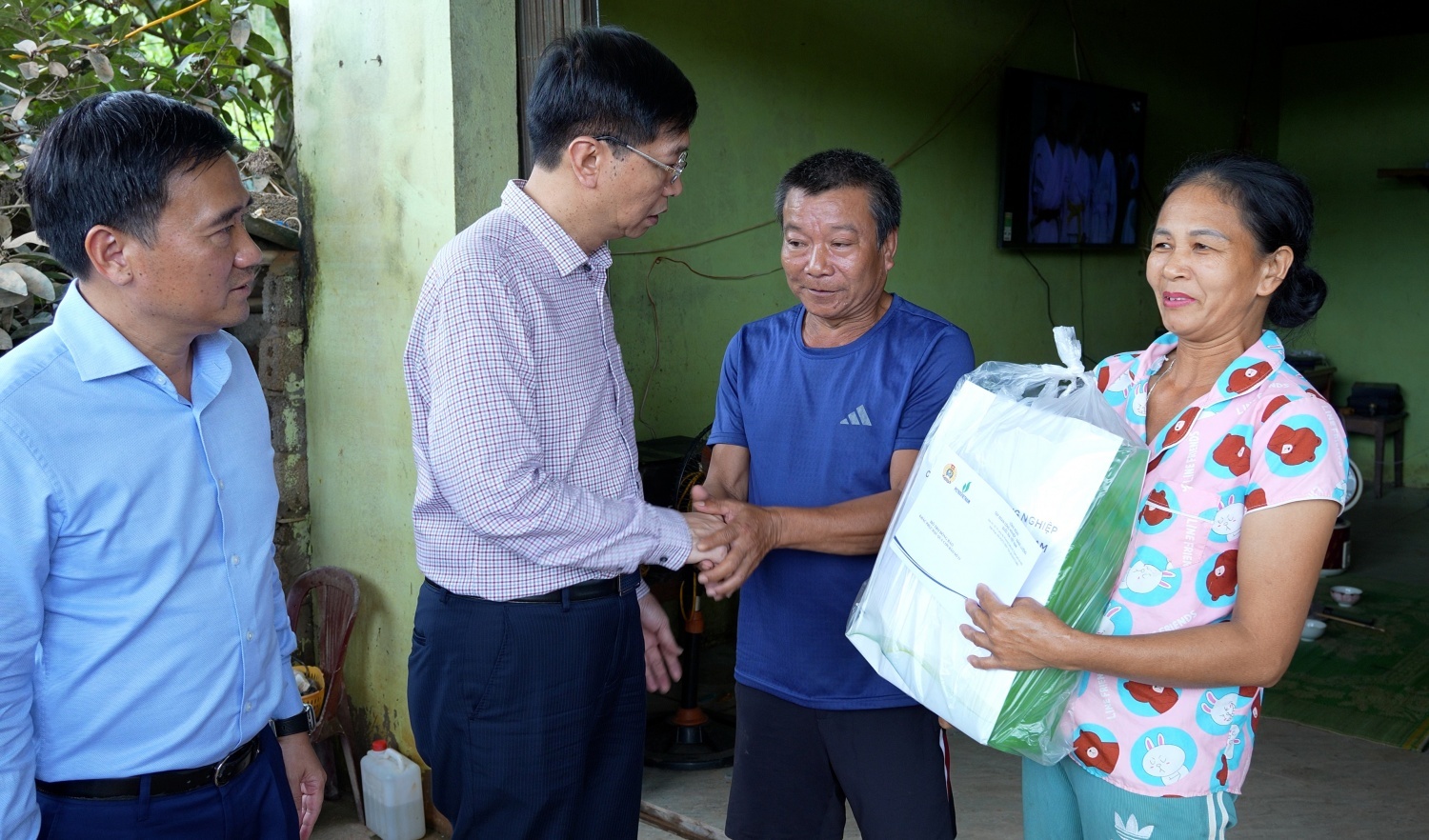 Petrovietnam lan toả “Nghĩa tình đong đầy” hướng về đồng bào vùng bão lũ
